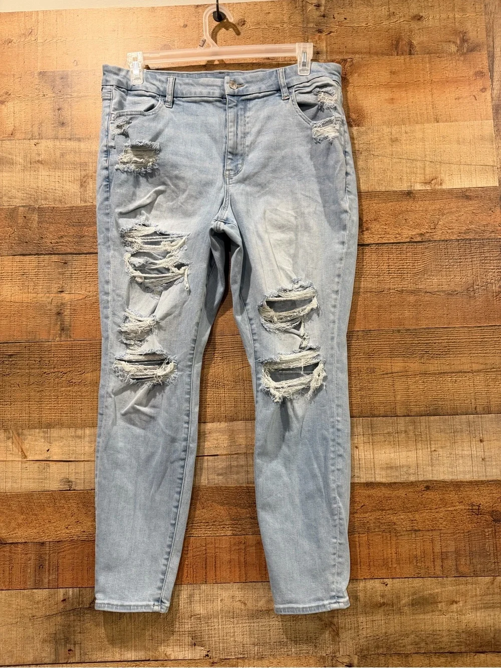 American Eagle Outfitters Curvy High Rise Light Wash Distressed Jeggings Size 18